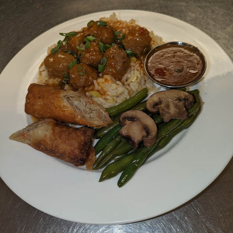 trad-dining-parkplace_0004_20221221_171946039
